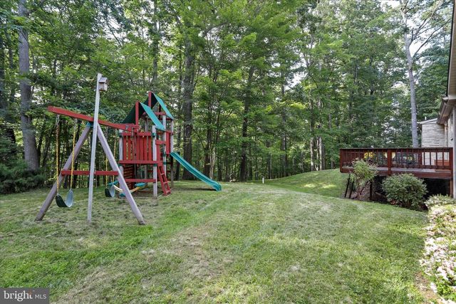 9387 COVENANT HILL LN, Marshall, VA 20115
