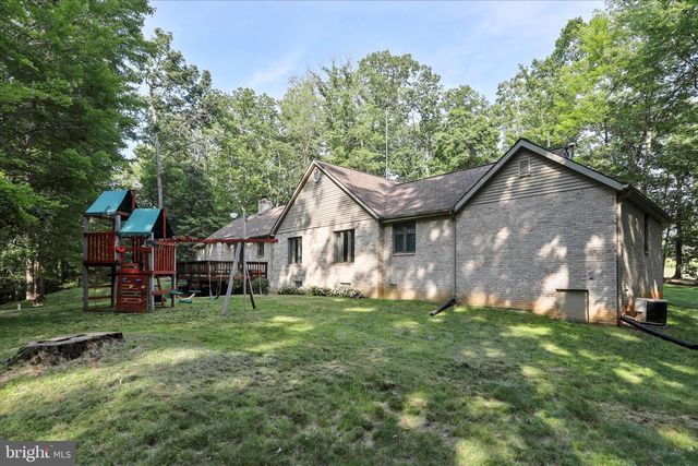 9387 COVENANT HILL LN, Marshall, VA 20115