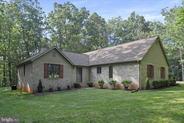 9387 COVENANT HILL LN, Marshall, VA 20115