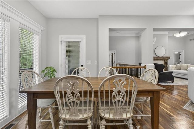 4404 NE Georgian Drive, Lee's Summit, MO 64064
