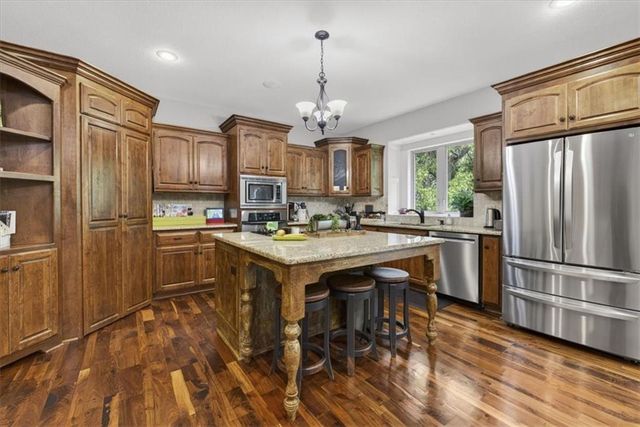 4404 NE Georgian Drive, Lee's Summit, MO 64064