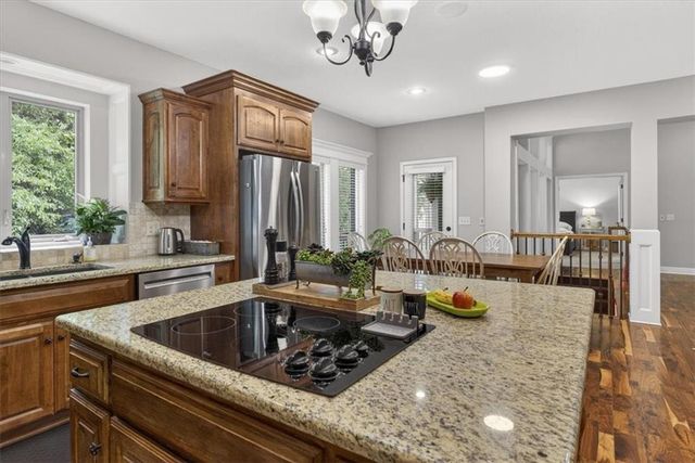 4404 NE Georgian Drive, Lee's Summit, MO 64064