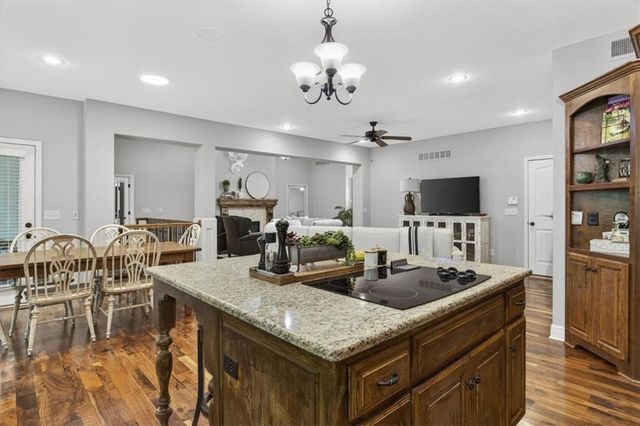 4404 NE Georgian Drive, Lee's Summit, MO 64064