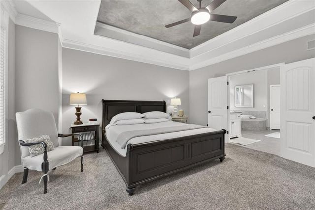 4404 NE Georgian Drive, Lee's Summit, MO 64064