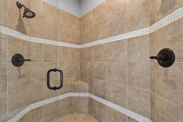 4404 NE Georgian Drive, Lee's Summit, MO 64064