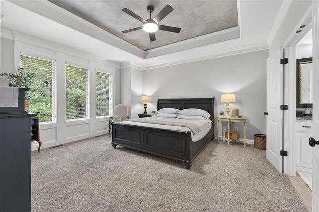 4404 NE Georgian Drive, Lee's Summit, MO 64064