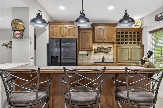 4404 NE Georgian Drive, Lee's Summit, MO 64064