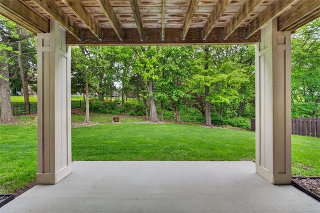 4404 NE Georgian Drive, Lee's Summit, MO 64064