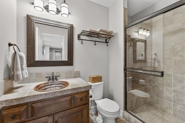 4404 NE Georgian Drive, Lee's Summit, MO 64064
