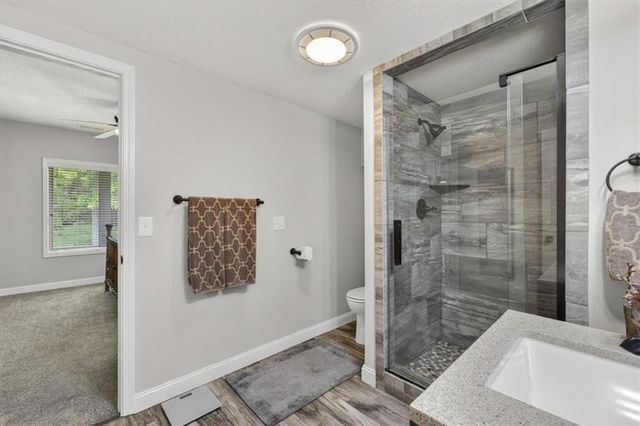 4404 NE Georgian Drive, Lee's Summit, MO 64064