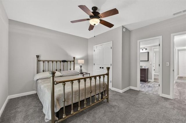 4404 NE Georgian Drive, Lee's Summit, MO 64064