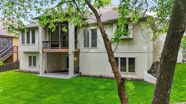 4404 NE Georgian Drive, Lee's Summit, MO 64064