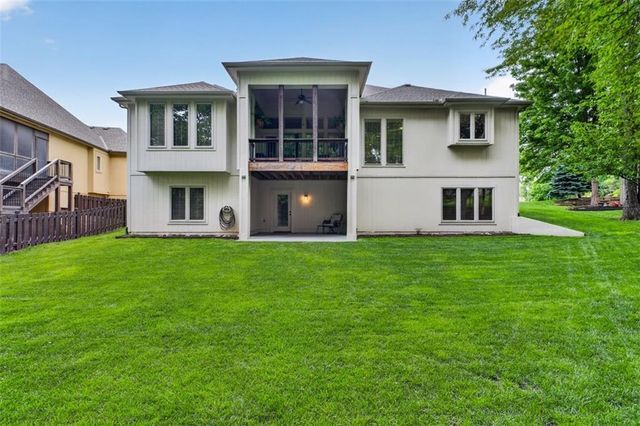 4404 NE Georgian Drive, Lee's Summit, MO 64064