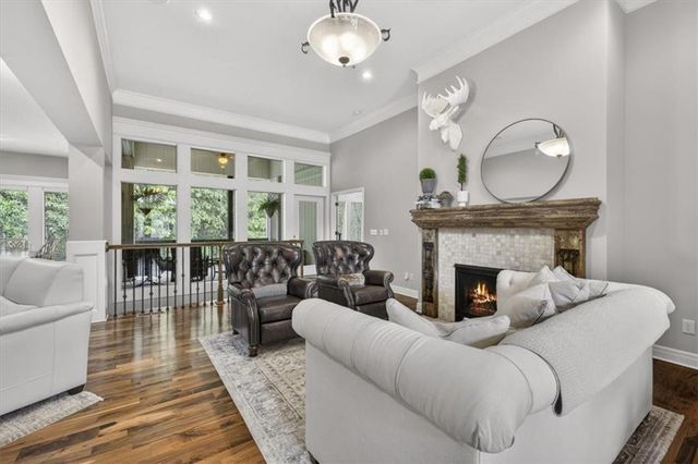 4404 NE Georgian Drive, Lee's Summit, MO 64064