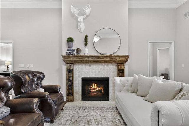 4404 NE Georgian Drive, Lee's Summit, MO 64064