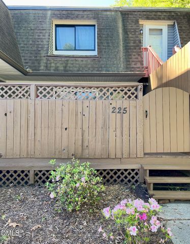 225 Summerwalk Circle, Chapel Hill, NC 27517