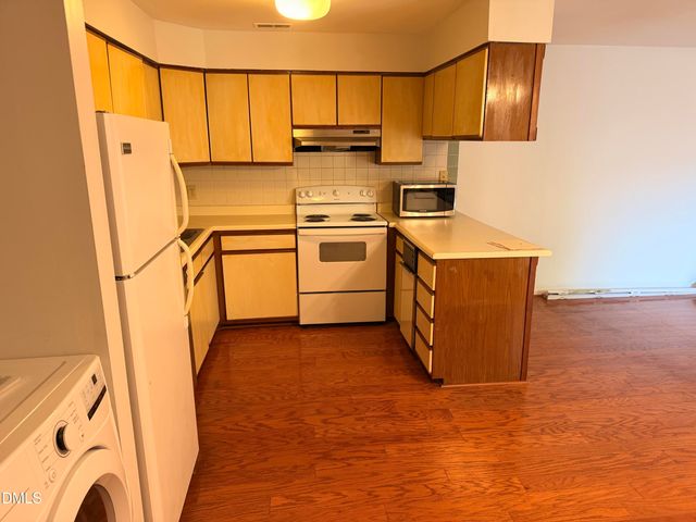 225 Summerwalk Circle, Chapel Hill, NC 27517