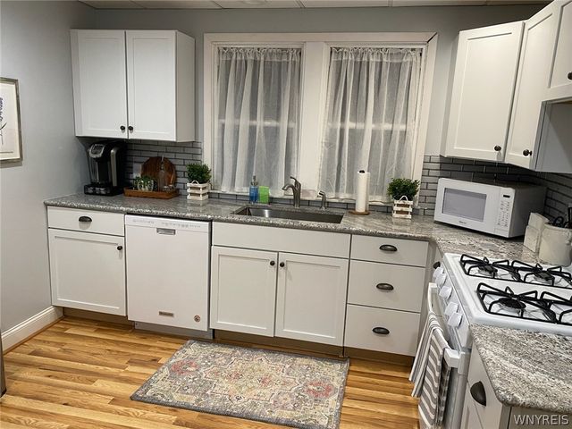 176 Saint James Place LOWER, Buffalo, NY 14222