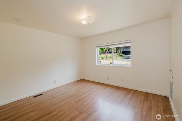401 E Lk Devereaux Road, Allyn, WA 98524