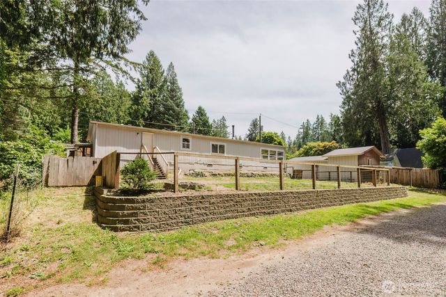 401 E Lk Devereaux Road, Allyn, WA 98524
