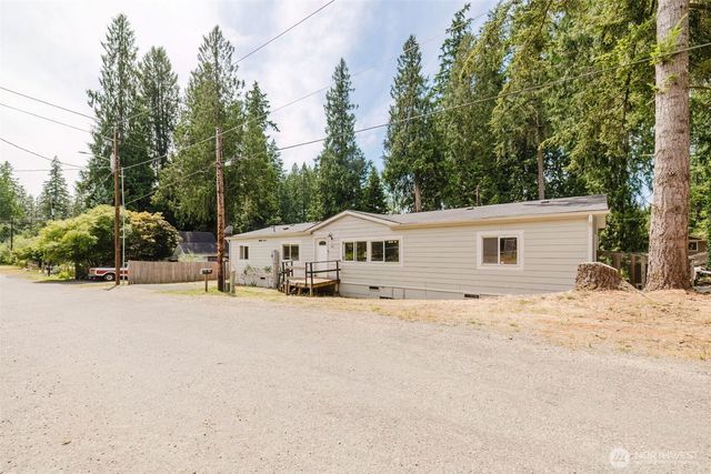 401 E Lk Devereaux Road, Allyn, WA 98524