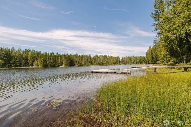 401 E Lk Devereaux Road, Allyn, WA 98524