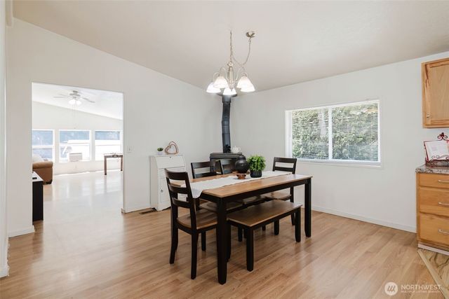 401 E Lk Devereaux Road, Allyn, WA 98524
