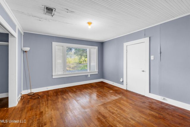 718 Signal Street, Ocean Springs, MS 39564