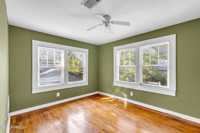 718 Signal Street, Ocean Springs, MS 39564