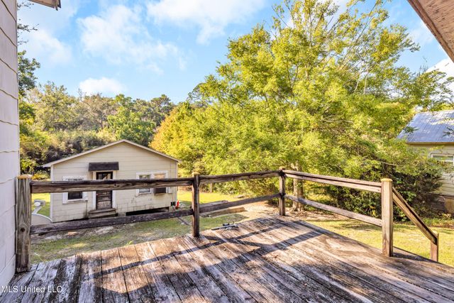 718 Signal Street, Ocean Springs, MS 39564