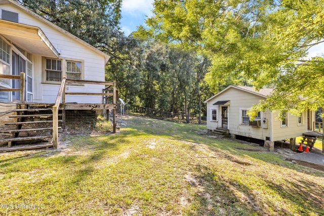 718 Signal Street, Ocean Springs, MS 39564