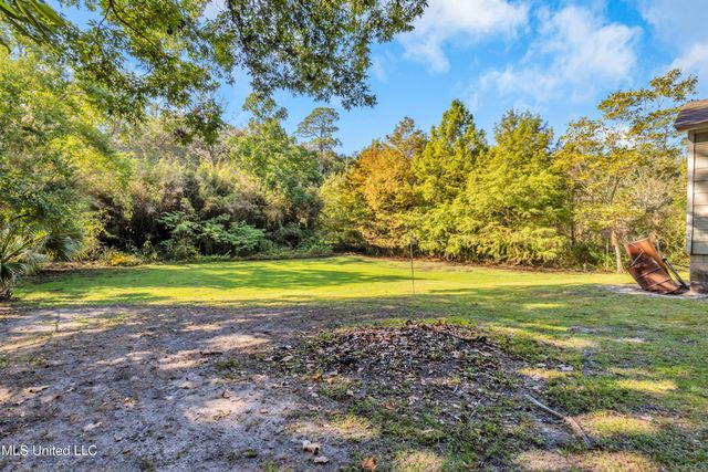 718 Signal Street, Ocean Springs, MS 39564