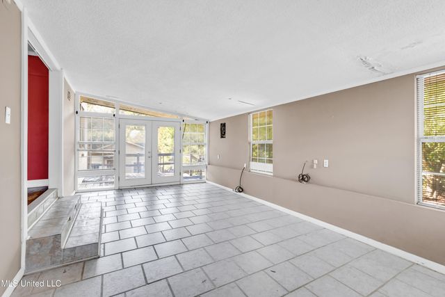 718 Signal Street, Ocean Springs, MS 39564