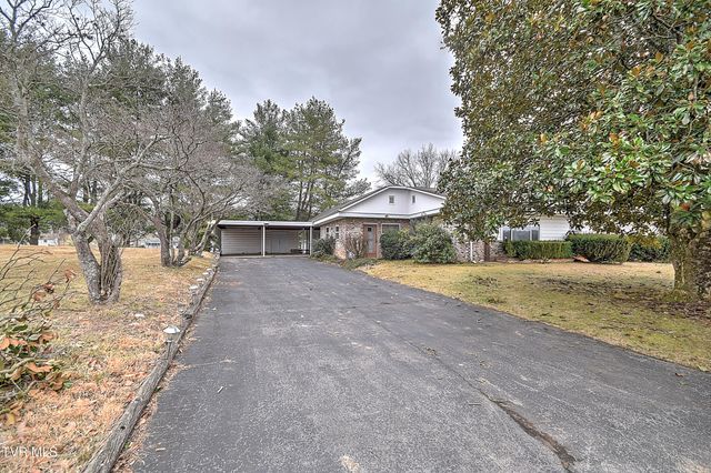 210 Farmstead Lane, Bristol, VA 24201