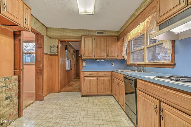 210 Farmstead Lane, Bristol, VA 24201