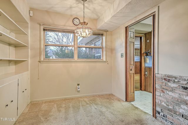 210 Farmstead Lane, Bristol, VA 24201