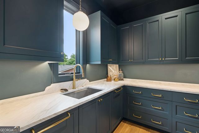 341 Mockingbird Lane SE, Smyrna, GA 30082