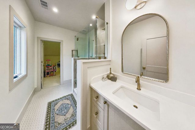 341 Mockingbird Lane SE, Smyrna, GA 30082