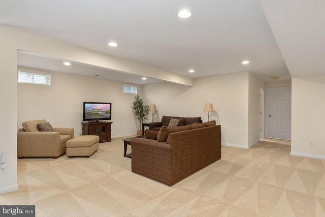 4 MAROOCHY CT, Fredericksburg, VA 22405