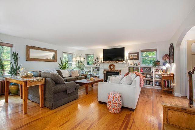 2837 Washington Avenue, St. Joseph, MI 49085