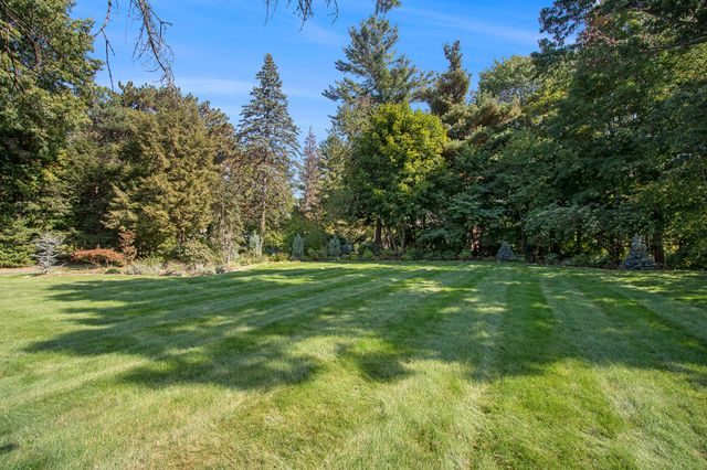 2837 Washington Avenue, St. Joseph, MI 49085