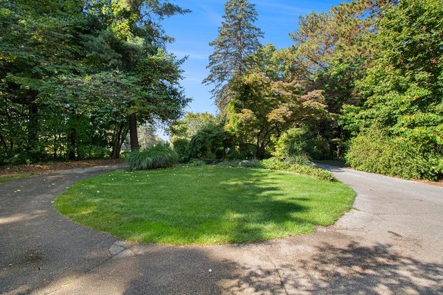 2837 Washington Avenue, St. Joseph, MI 49085