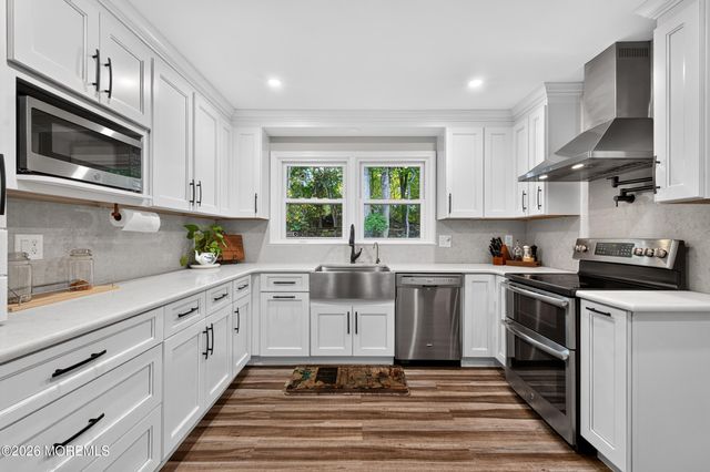 25 Willow Lane, Englishtown, NJ 07726