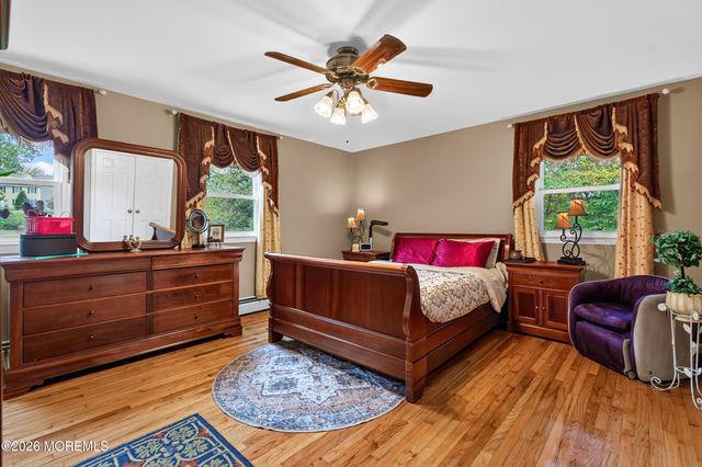 25 Willow Lane, Englishtown, NJ 07726