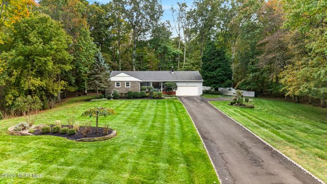 25 Willow Lane, Englishtown, NJ 07726