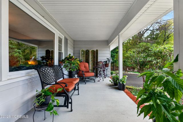 25 Willow Lane, Englishtown, NJ 07726