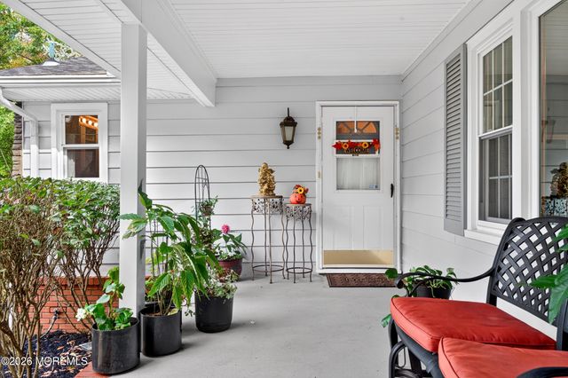 25 Willow Lane, Englishtown, NJ 07726