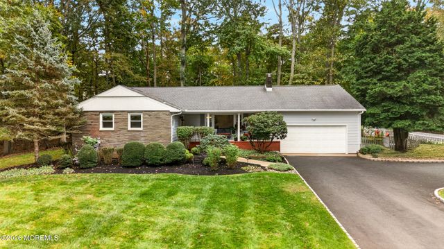 25 Willow Lane, Englishtown, NJ 07726