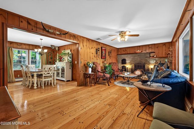 25 Willow Lane, Englishtown, NJ 07726