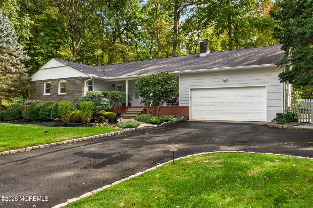 25 Willow Lane, Englishtown, NJ 07726